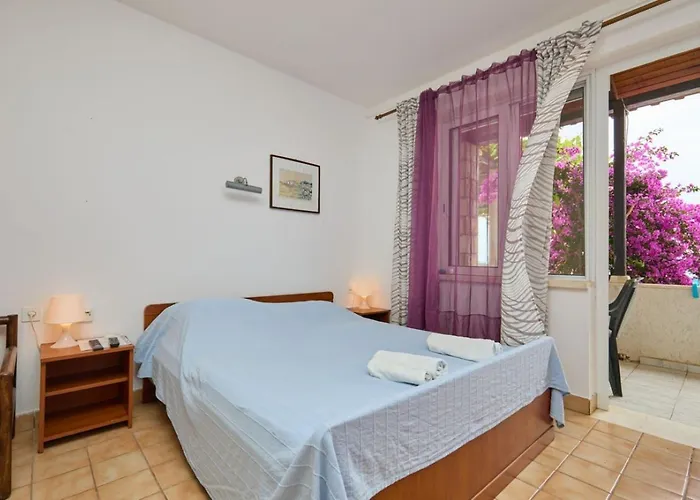 In With Sea View, Balcony, Air Conditioning, Wifi 5197-1