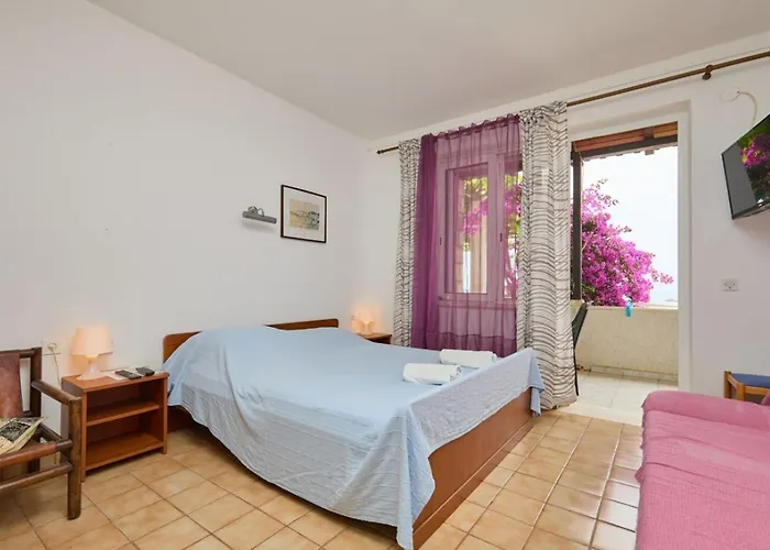 Apartment In With Sea View, Balcony, Air Conditioning, Wifi 5197-1 *