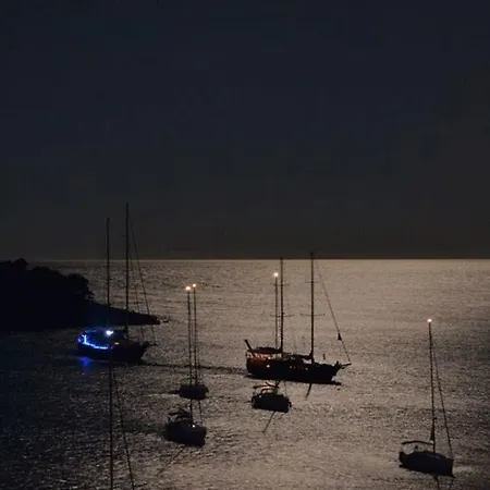 In With Sea View, Balcony, Air Conditioning, Wifi 5197-1